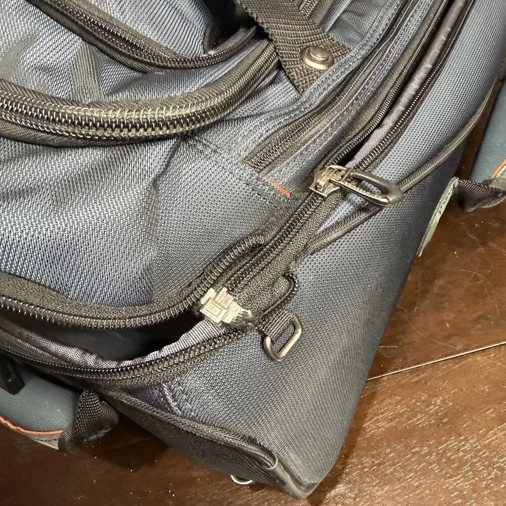Briggs & Riley Transcend 23” Upright Rolling Duffle Luggage Blue TDUD526 $399
